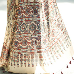 Vintage-Inspired Mirror Work Silk Saree